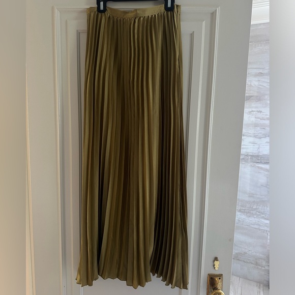 SATIN PLEATED SKIRT - Picture 8 of 11